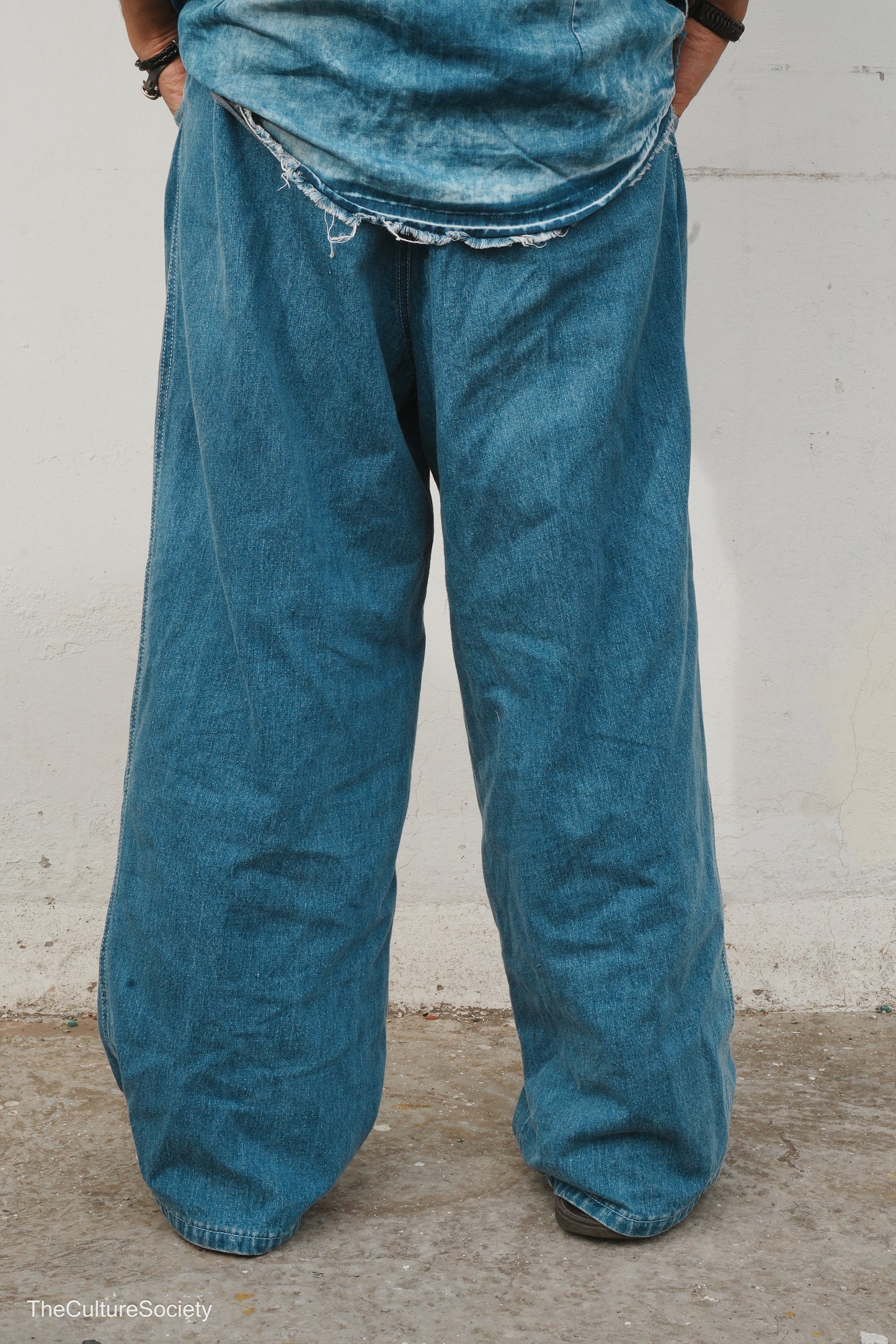 Loose-Fitting Denim Pants